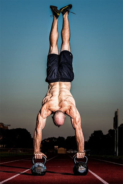 HANDSTAND PUSHUPS