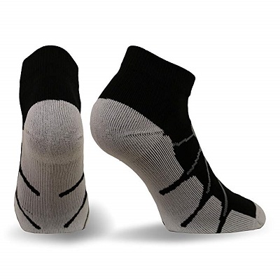 Best Plantar Fasciitis Socks in 2022 | Garage Gym Builder