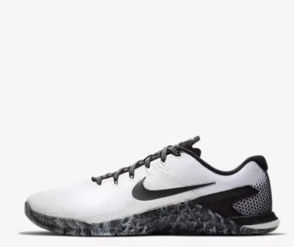 The Nike Metcon 4 offers exceptional stability.