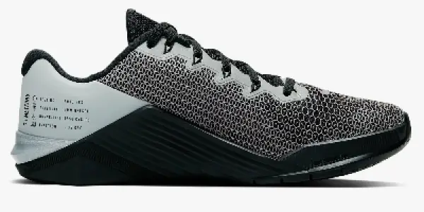The Nike Metcon 5 comes with an insertable wedge insole.